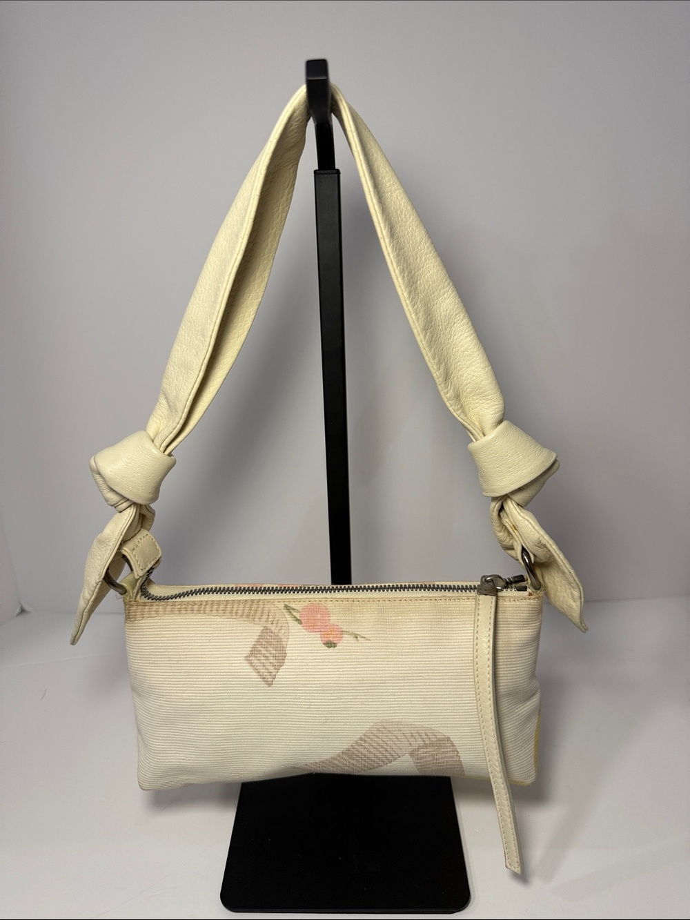 Salvatore Ferragamo Ivory Knotted-Handle Shoulder Bag with Floral Accent - Picture 3 of 12
